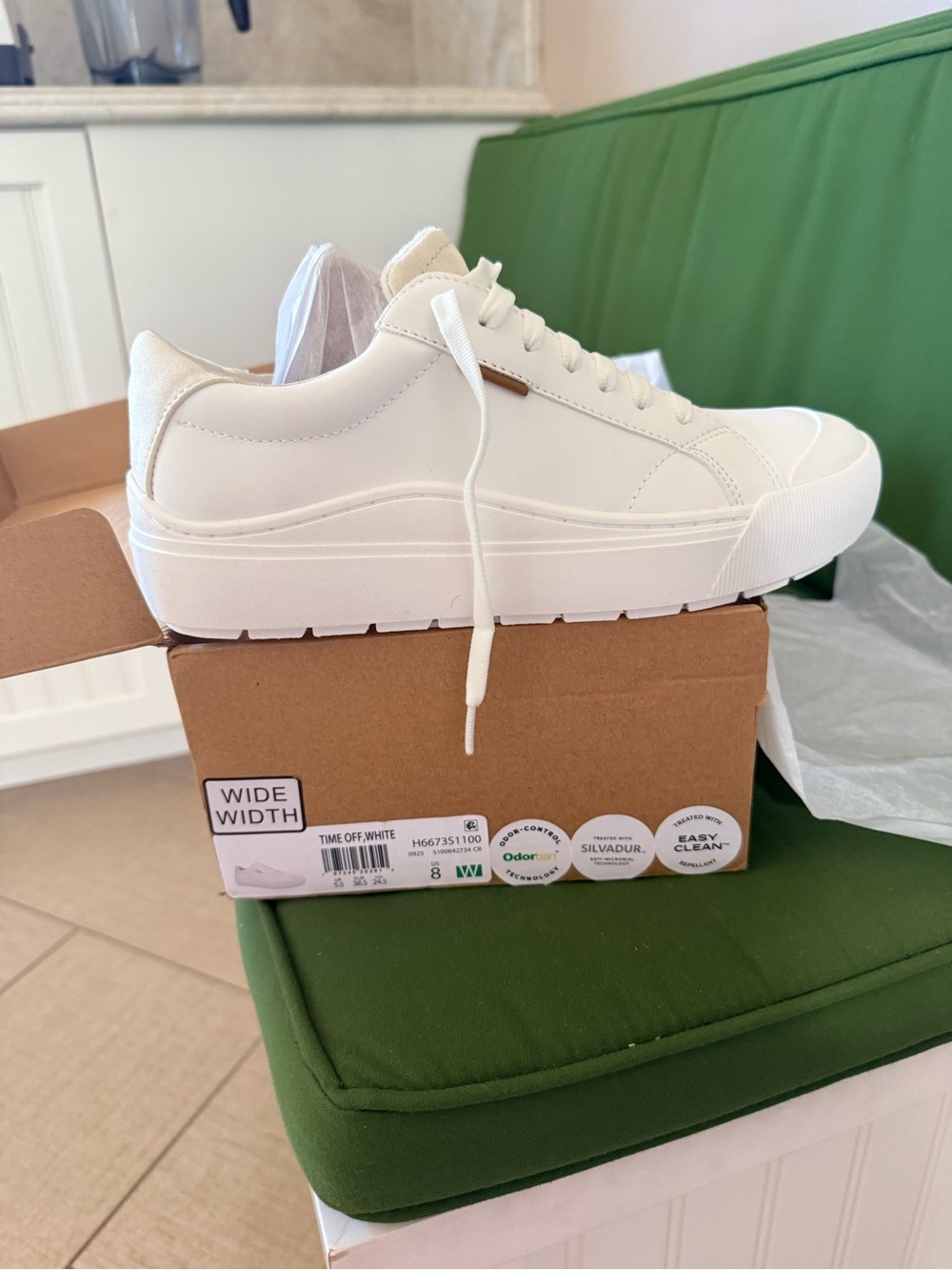 Dr. Scholl's White Platform NWT 8 Wide